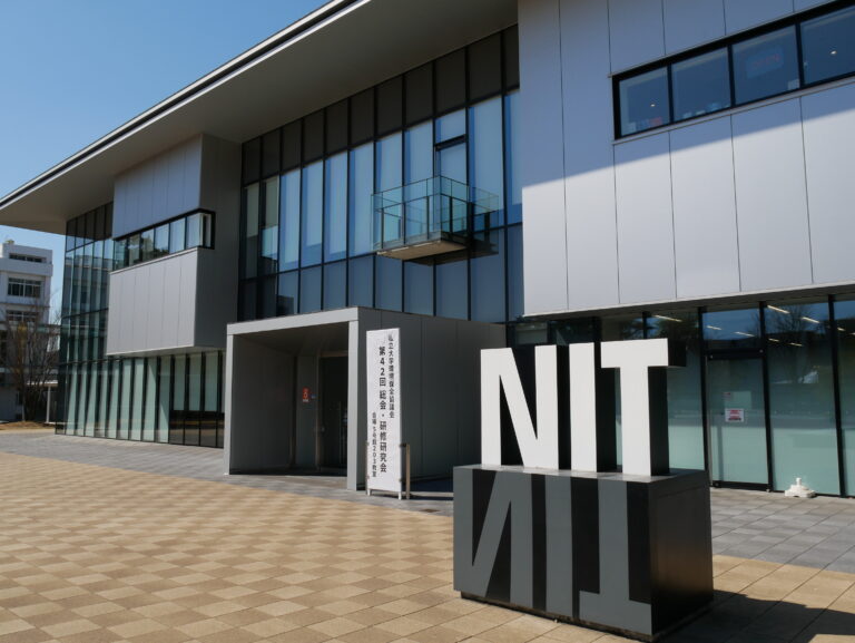 講演会場(５号館)